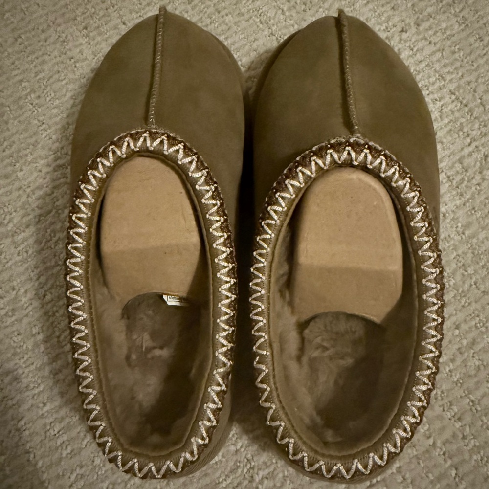 NWT Women's Uggs Tasman. Color: Antelope - Picture 4 of 8